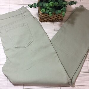 Gloria Vanderbilt Amanda stretch straight denim jeans